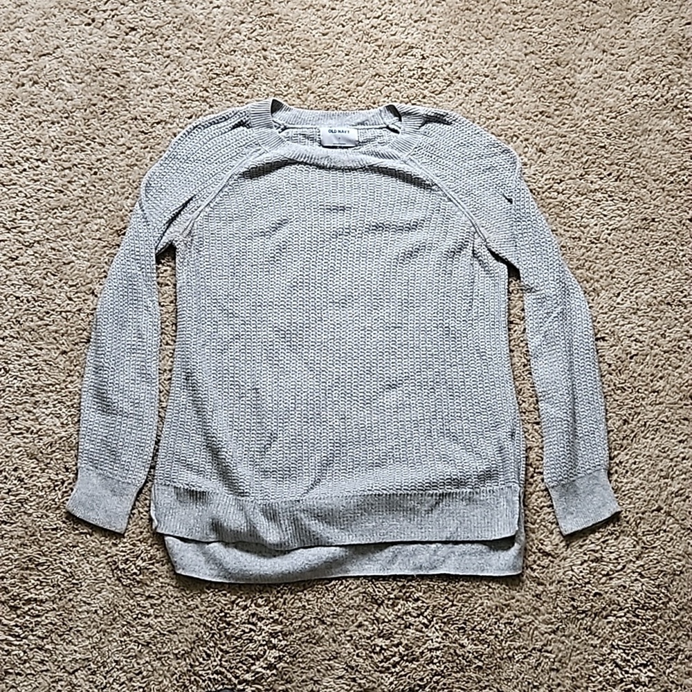 Old Navy gray knit sweater, size M